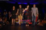 Sonal Sehgal walk the ramp for Rahul Gunjan at Day 2 Blenders Tour fashion show on 4th Spt 2010 (10).JPG